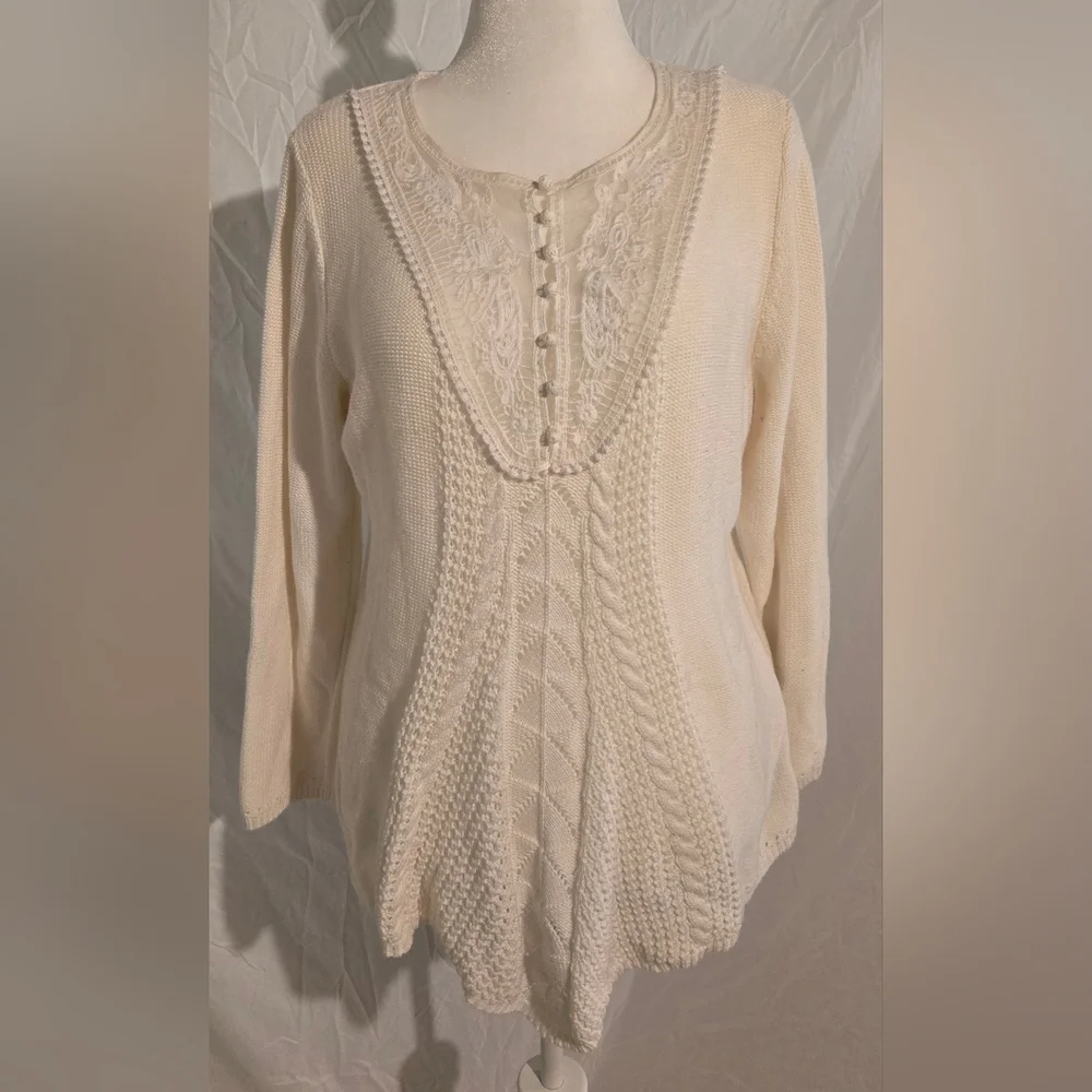 Denim 27/7 Elegant Cream Sweater with Lace Detail